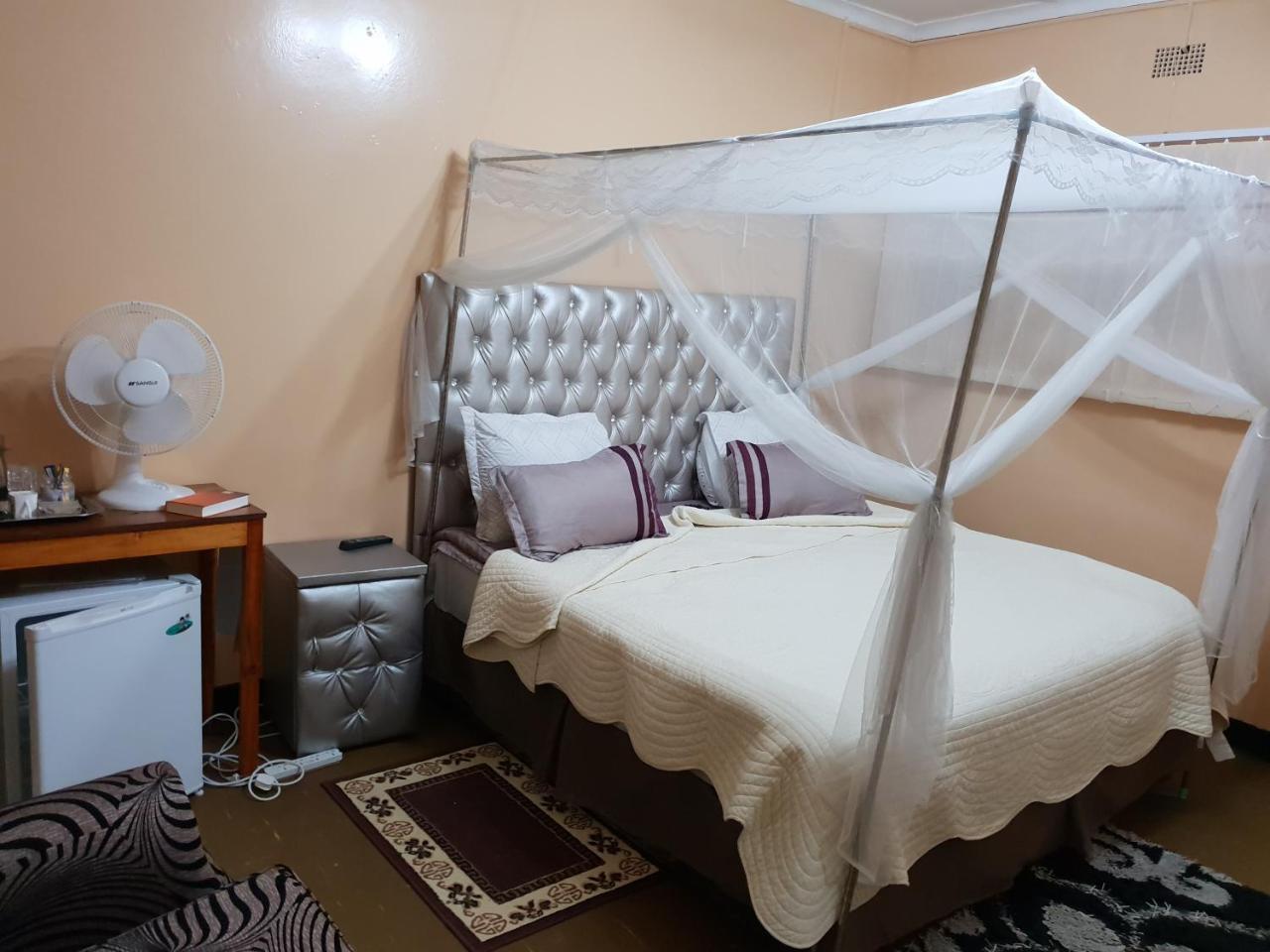 The Oasis Evergreen Lodge Choma 외부 사진