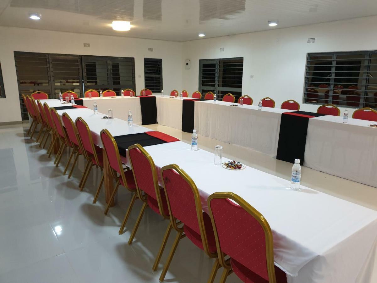 The Oasis Evergreen Lodge Choma 외부 사진